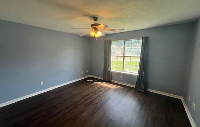 3 beds, 2 baths, $1,500