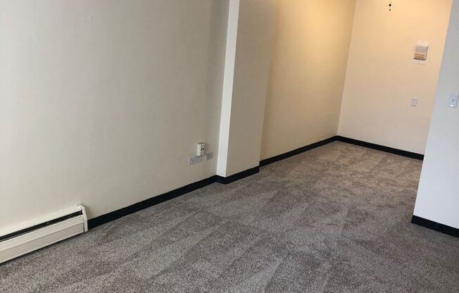 1 bed, 1 bath, 620 sqft, $1,050, Unit 110