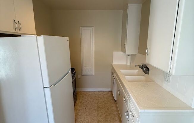 1 bed, 1 bath, 625 sqft, $1,795, Unit 11