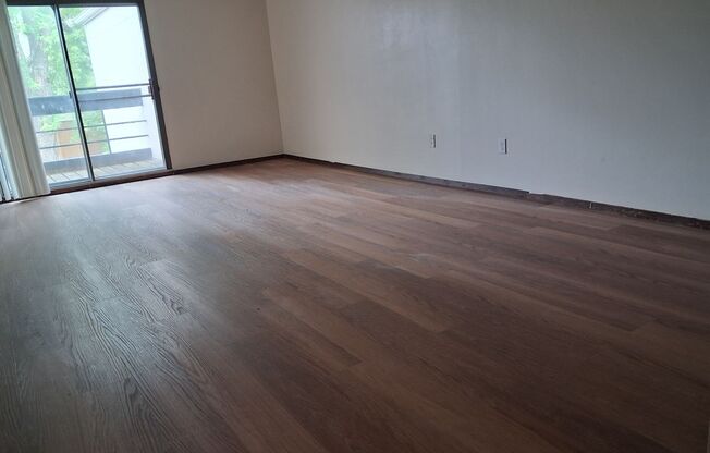2 beds, 1.5 baths, 1,000 sqft, $1,700, Unit 8199-8199C