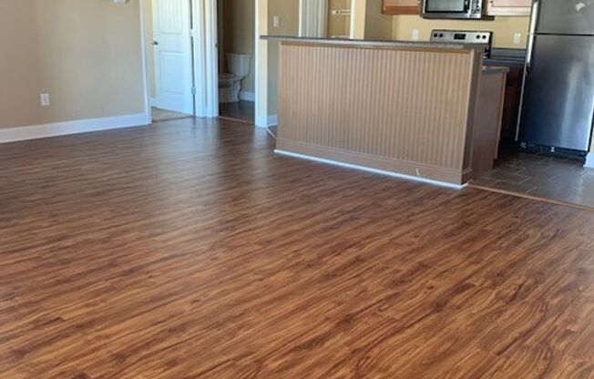1 bed, 1 bath, 765 sqft, $825, Unit 122