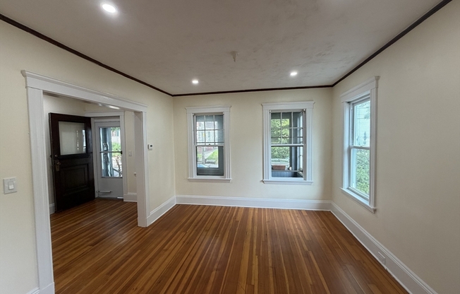 6 MALVERN AVE