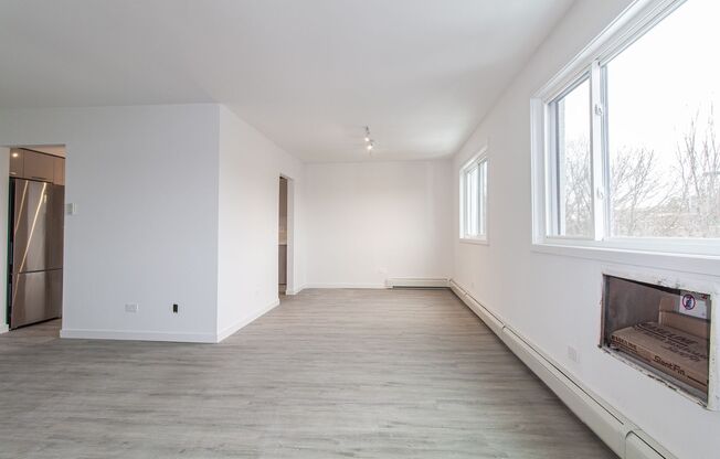 2 beds, 1.5 baths, $2,195, Unit 3B