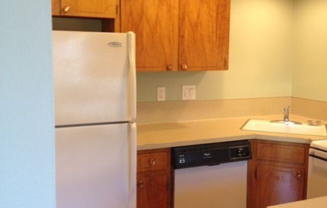 1 bed, 1 bath, 590 sqft, $1,300, Unit 2