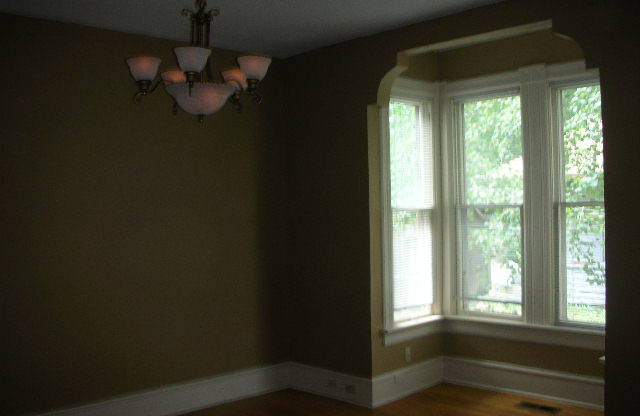 Fantastic South Side 3 Bedroom 2 Bath Home