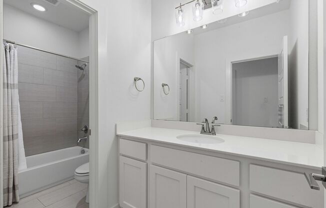 3 beds, 2.5 baths, $2,100