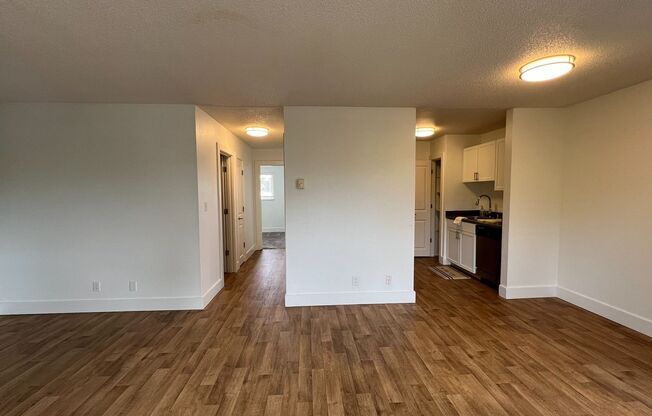 2 beds, 1 bath, 758 sqft, $1,495, Unit 29