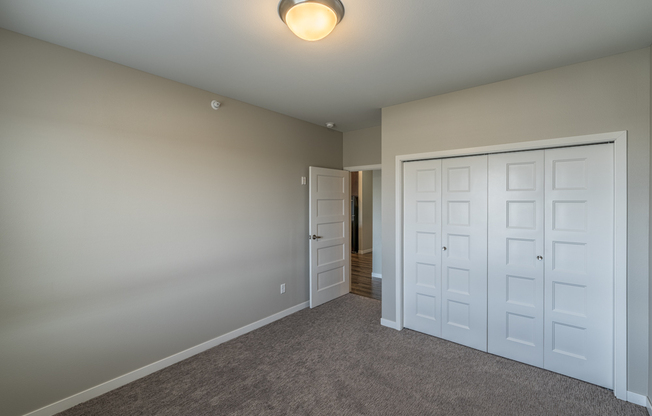 3 beds, 2 baths, 1,301 sqft, $1,725, Unit 302