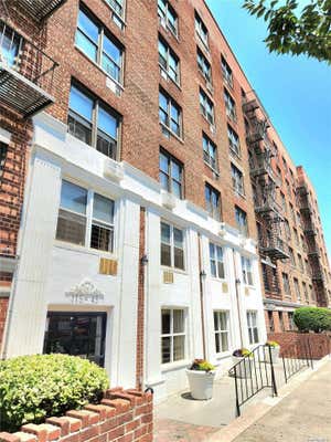 2 beds, 2 baths, $2,975, Unit 5E