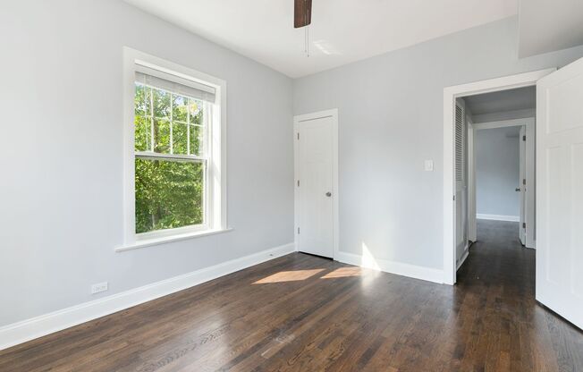 3 beds, 1 bath, 900 sqft, $2,750, Unit 6100-2nd floor