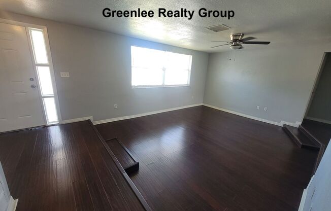 Beautiful 3 Bedroom/2 Bathroom Home- Pet Friendly!