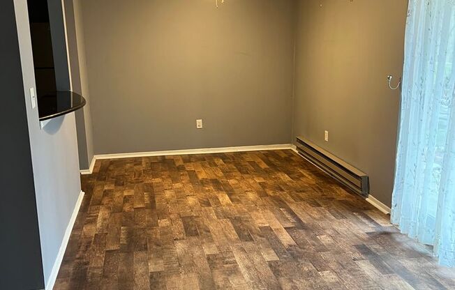 Beautiful 2 bedroom, 2.0 bath Condo in Westland