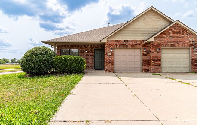 3 Bed 2 Bath in Norman! Hals off on the first month's rent special!