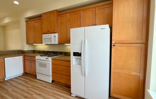$300-off one month's rent! 2 Bed / 2.5 Bath Issaquah Highlands Townhouse $3,295/mo.