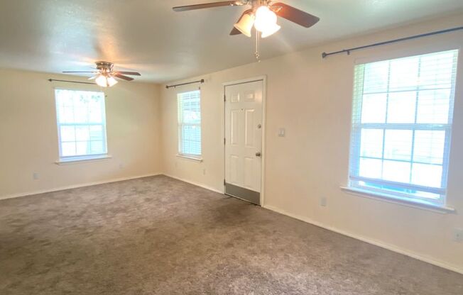 Studio Garage Apt in NW OKC YOUNGS ENGLEWOOD ADD