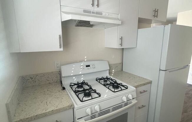 2 beds, 1 bath, 760 sqft, $2,295, Unit 29