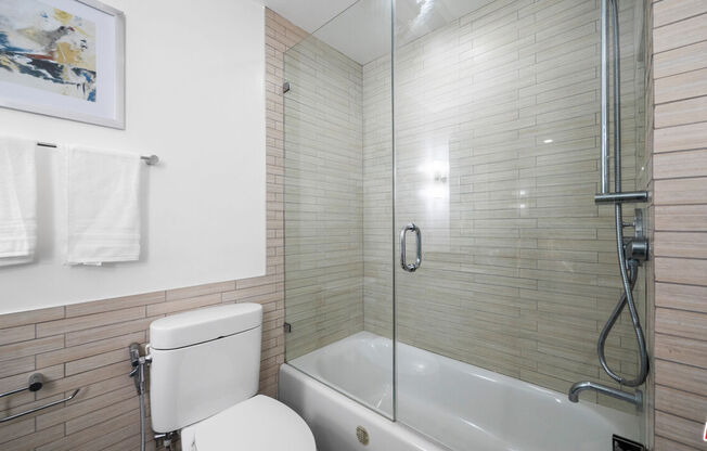 2 beds, 2 baths, 1,303 sqft, $7,200, Unit 102