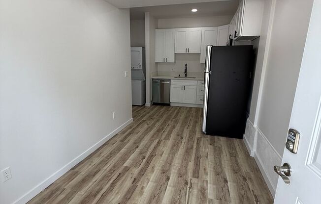 1 bed, 1 bath, 590 sqft, $1,945, Unit #43