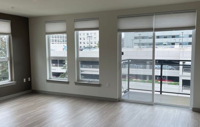 1 bed, 1 bath, 737 sqft, $2,075, Unit 612