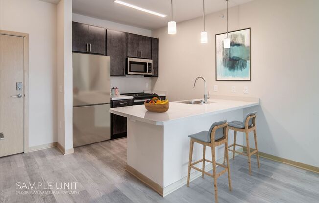 Studio, 1 bath, 554 sqft, $1,385, Unit 429