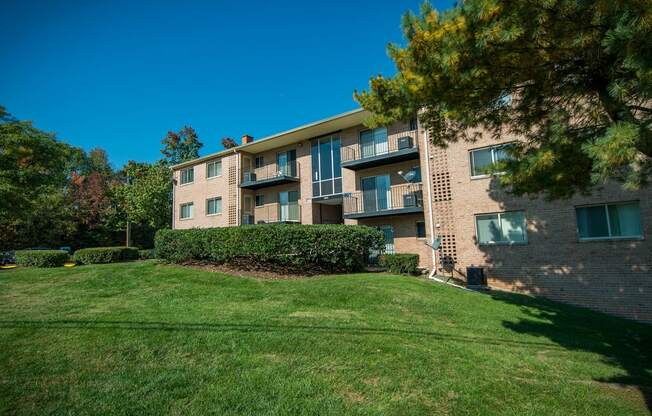 Glen Willow Apartments Building Exterior