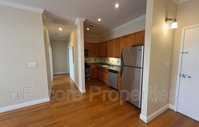 510 East Broad Street - 221