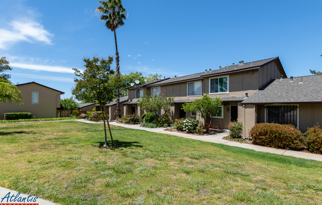 Spacious Evergreen Townhouse | New Interior Paint | Patio | Garage
