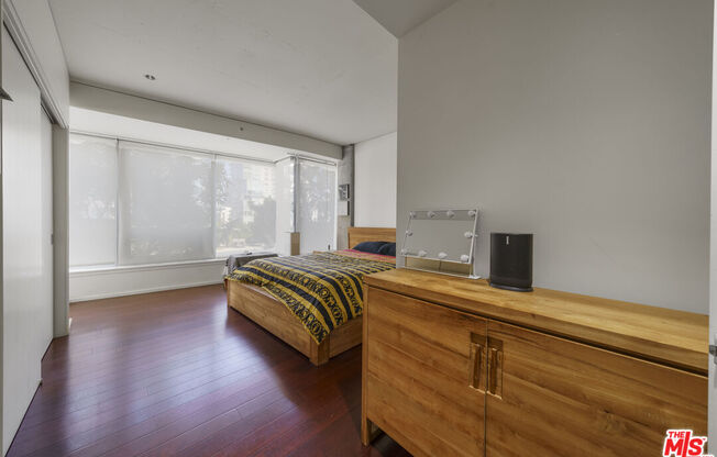 1 bed, 2 baths, 1,400 sqft, $4,250, Unit 716