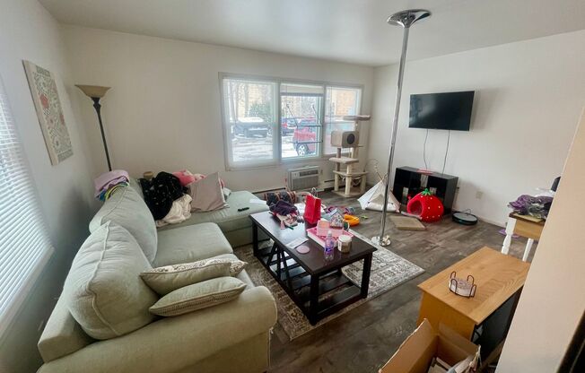 1524 E Providence Ave