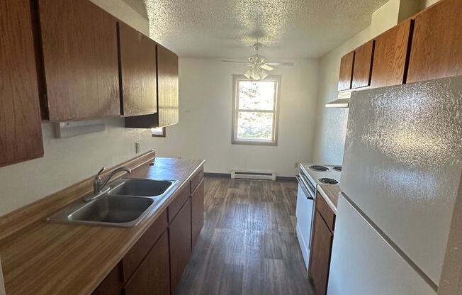 1 bed, 1 bath, $620, Unit 16-13