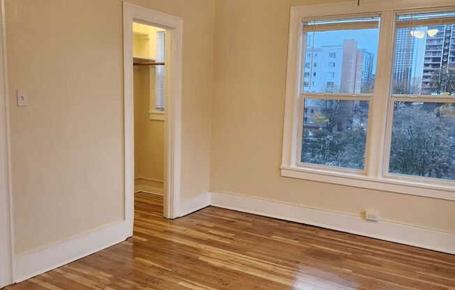 1 bed, 1 bath, 460 sqft, $1,260, Unit 404