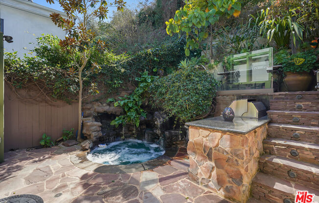 1665 N BEVERLY GLN BLVD