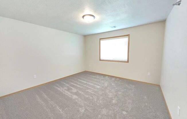 1 bed, 1 bath, 756 sqft, $1,195, Unit 3400 201