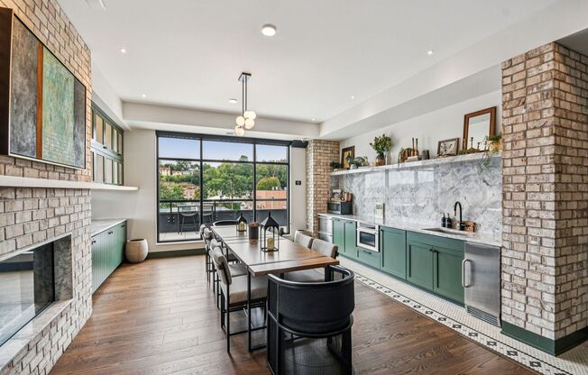 1 bed, 1 bath, 734 sqft, $2,595, Unit 318