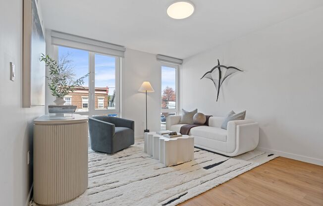 1 bed, 1 bath, 747 sqft, $2,949, Unit APT. 442