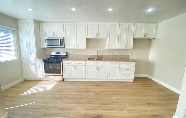 1 bed, 1 bath, 650 sqft, $1,995, Unit 06