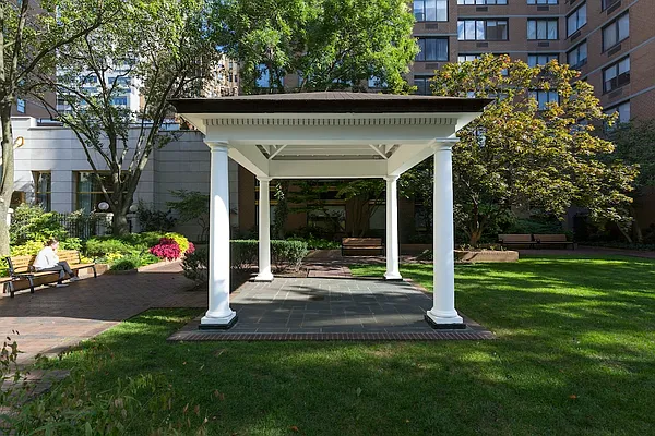 Studio, 1 bath, $5,580, Unit E14P