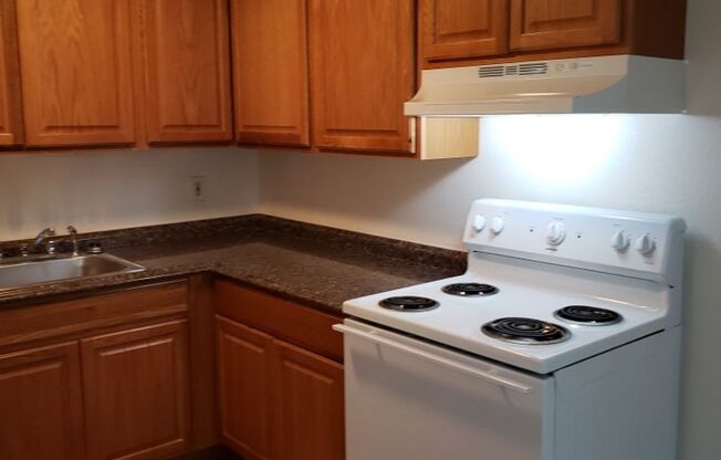 2 beds, 1 bath, 950 sqft, $1,395, Unit 3