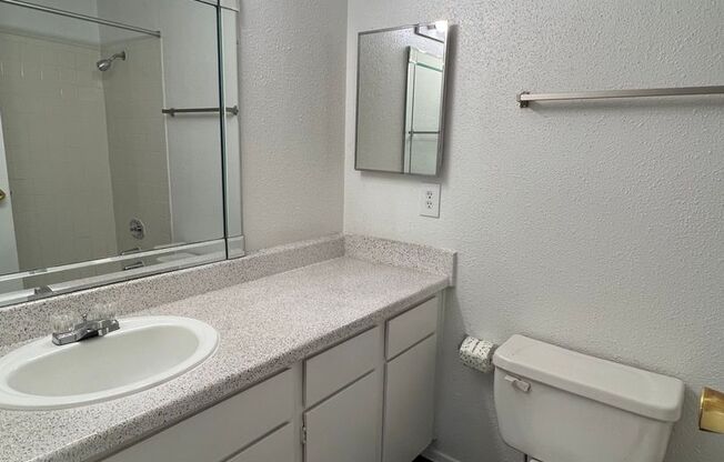 2 beds, 2 baths, 914 sqft, $1,095, Unit 22-908