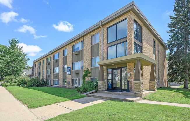1 bed, 1 bath, 450 sqft, $1,005, Unit 700-21
