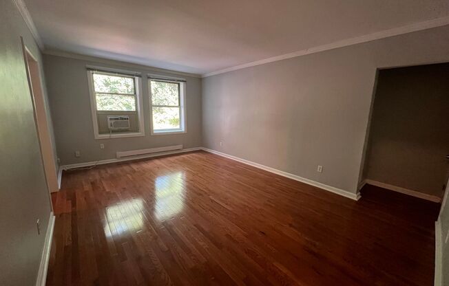 5703-5717 Hobart Street