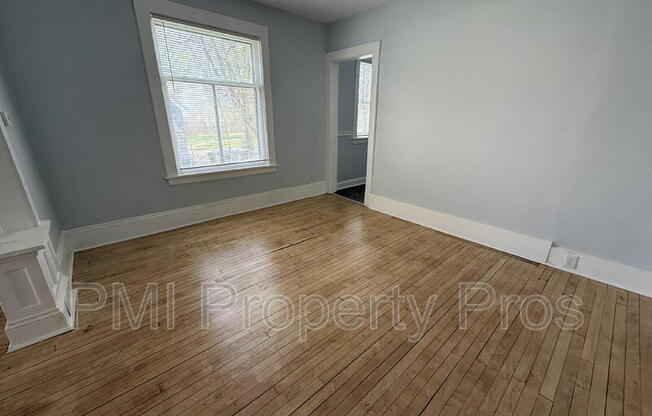 3109 W WALNUT ST