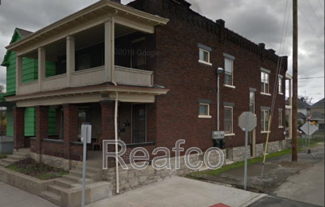 671 E 5 AVE