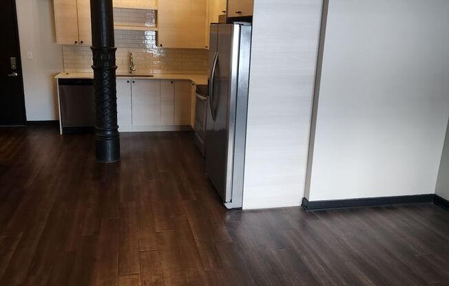 1 bed, 1 bath, 682 sqft, $1,225, Unit 106