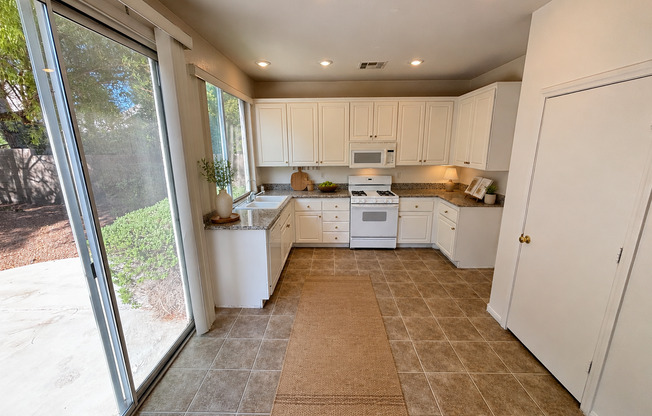 Stunning 4 Bed/2Bath/2Car home located in the Village in Summerlin!