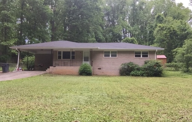 AMAZING 3 BEDROOM HOME READY TO MOVE INTO! CONVENIENT DOUGLASVILLE LOCATION!