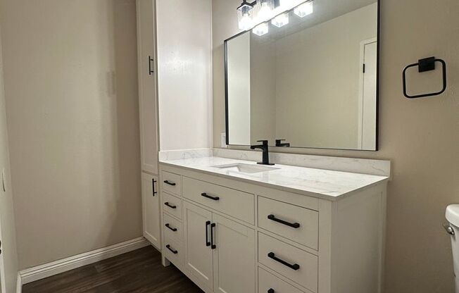 2 beds, 1 bath, 772 sqft, $2,475, Unit 55