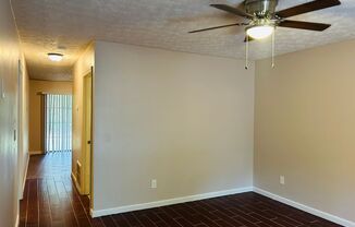 2 beds, 1 bath, 988 sqft, $1,295, Unit 140 Summerwood Dr Unit 140