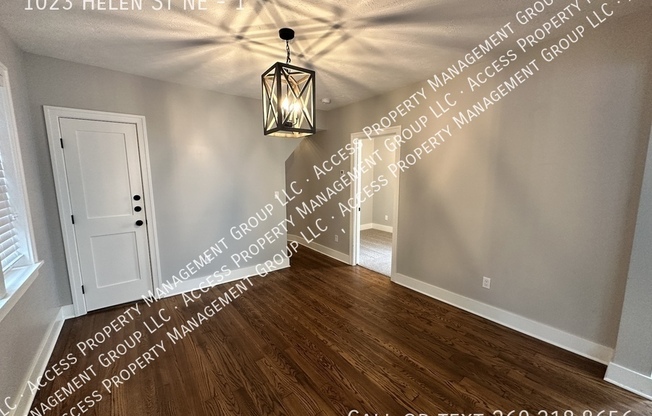 1023 HELEN ST NE