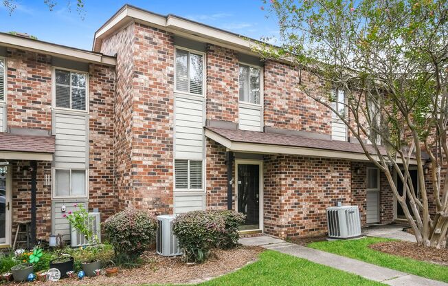 2 bedroom / 1.5 bath Townhome ~ Hannahan, SC